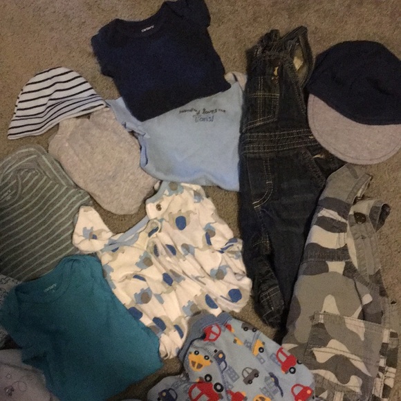 Newborn to three month clothing - Picture 3 of 4